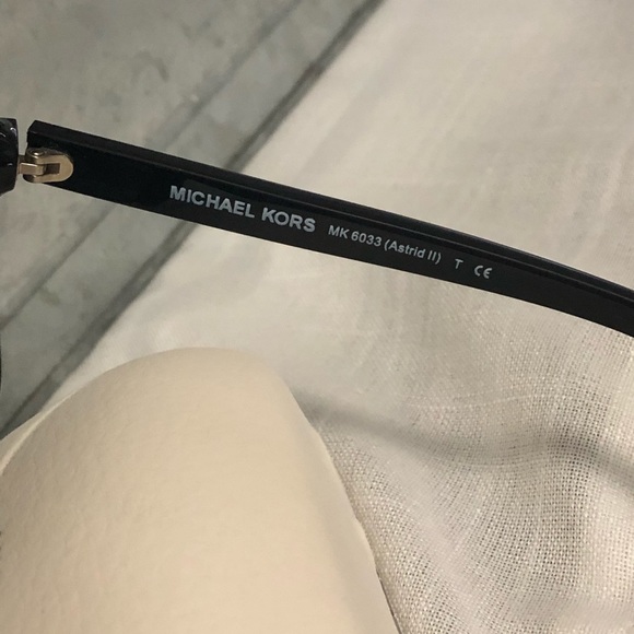MICHAEL KORS SUNGLASSES - Picture 5 of 7